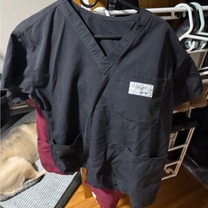Mens Aviator Scrub Top Size LARGE.